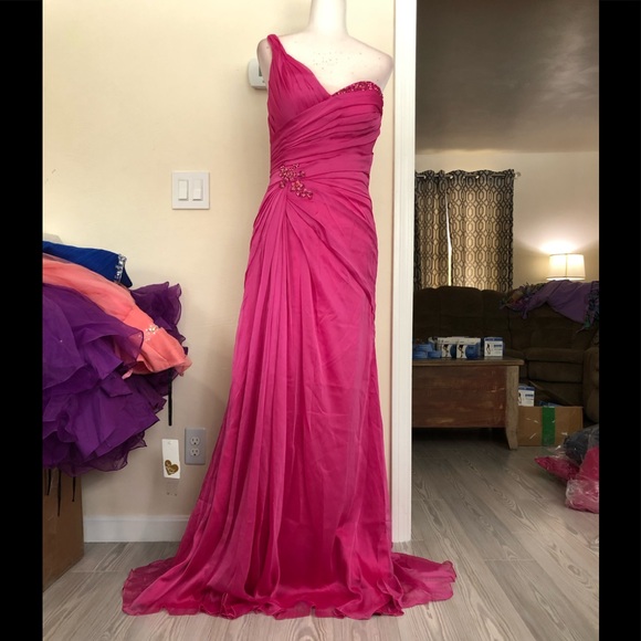 Fuchsia chiffon one shoulder - Picture 12 of 13